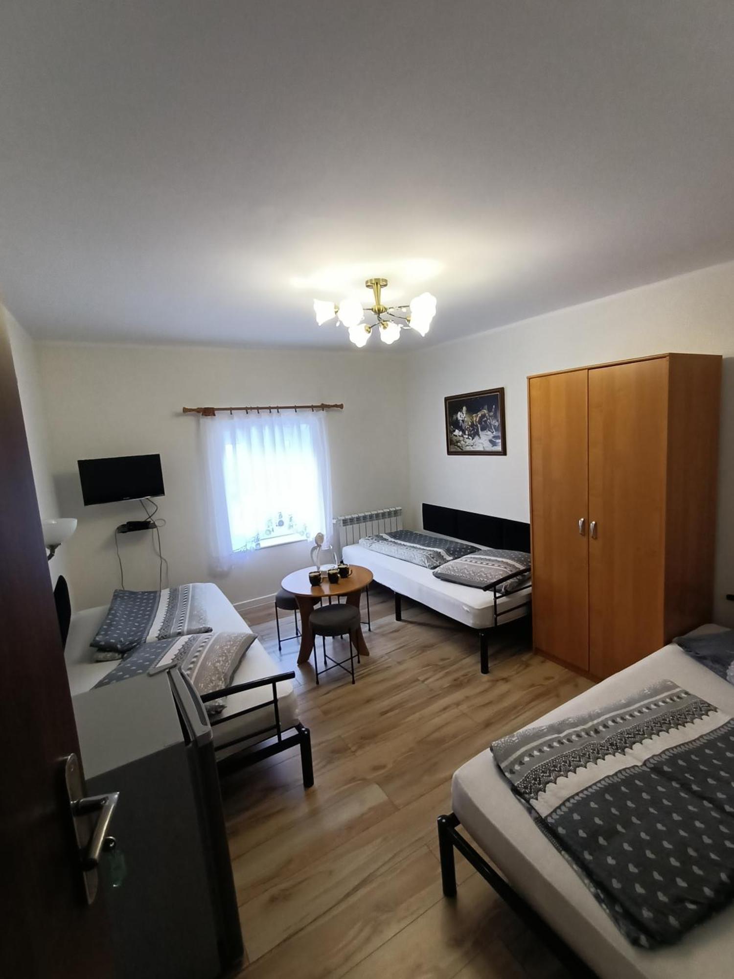 Pokoje Goscinne U Reni Wambierzyce Esterno foto