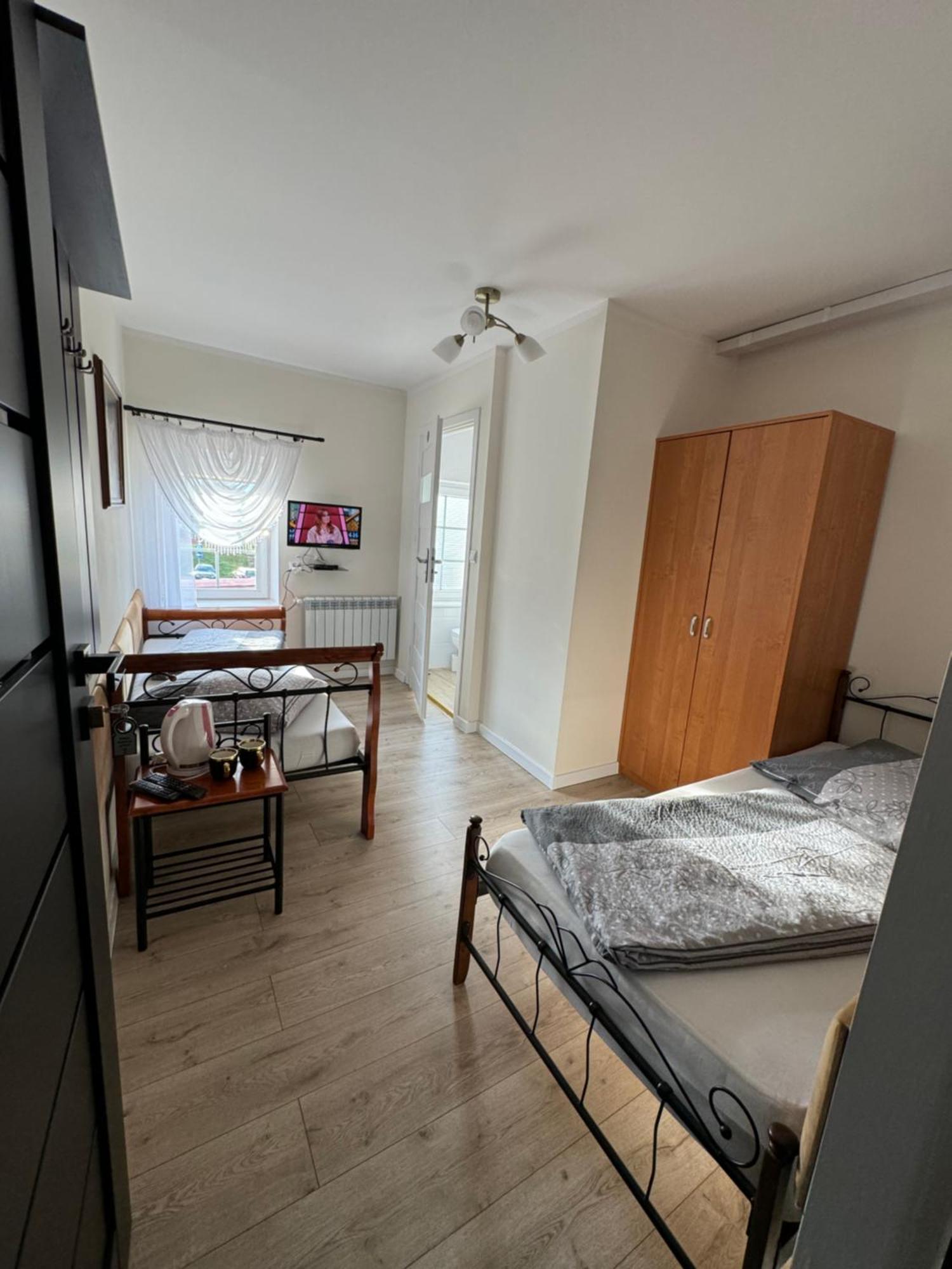 Pokoje Goscinne U Reni Wambierzyce Esterno foto