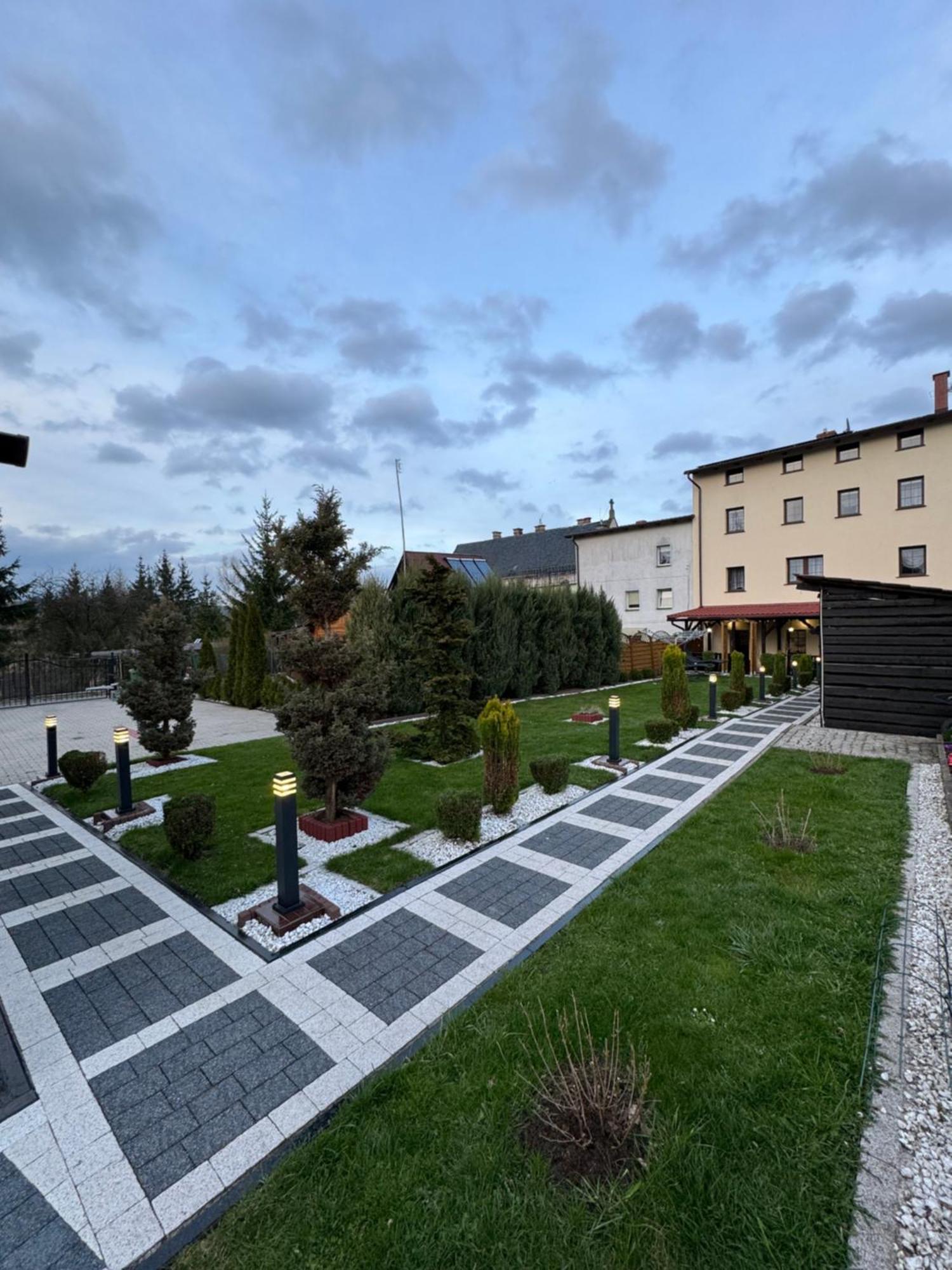 Pokoje Goscinne U Reni Wambierzyce Esterno foto